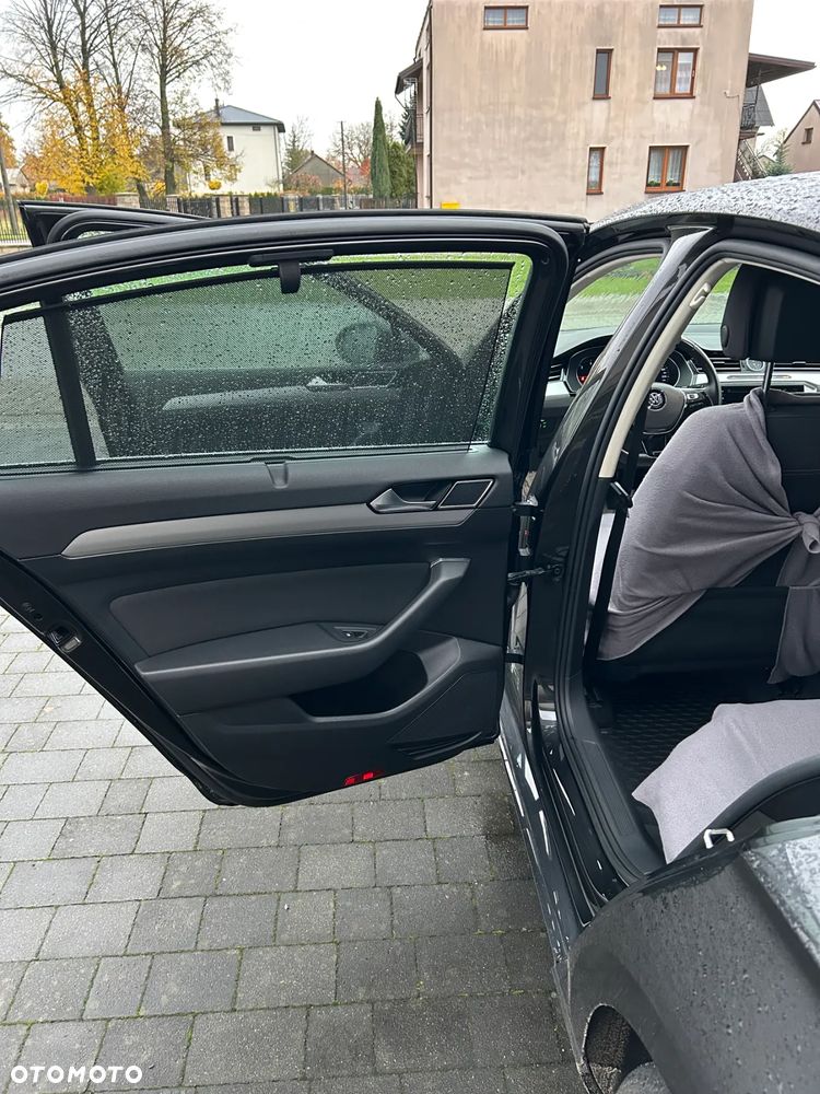 Volkswagen Passat - 10