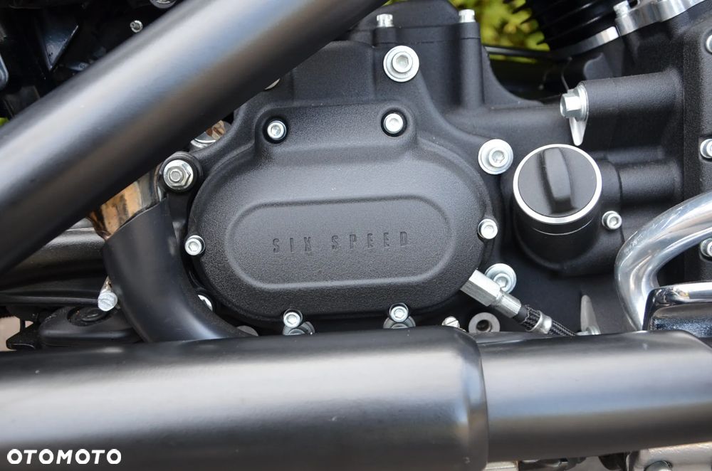 Harley-Davidson Dyna Street Bob - 34