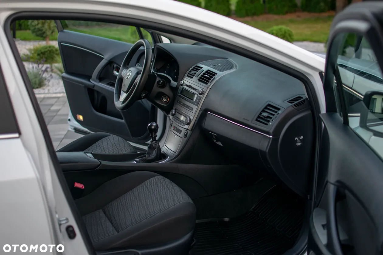 Toyota Avensis - 37