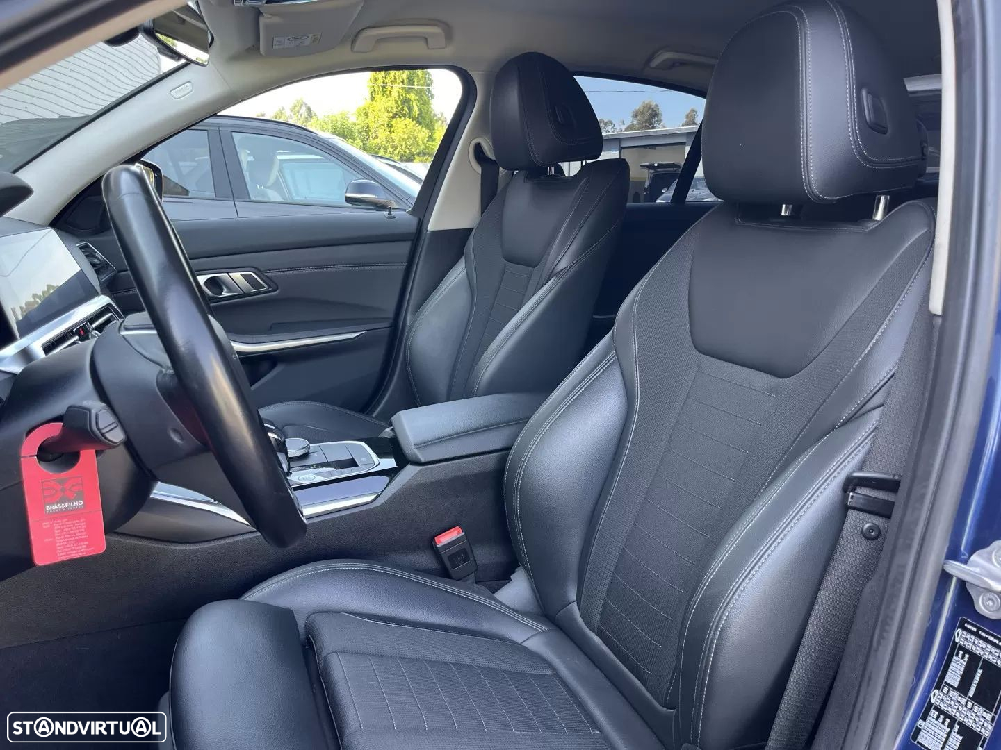 BMW 320 d Pack Desportivo M Pro Auto - 38