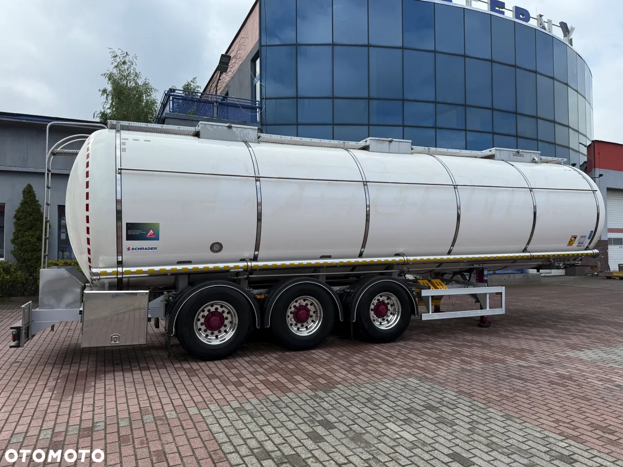 Schrader 2 BAR, ogrzewanie, waga 6200kg, - 16