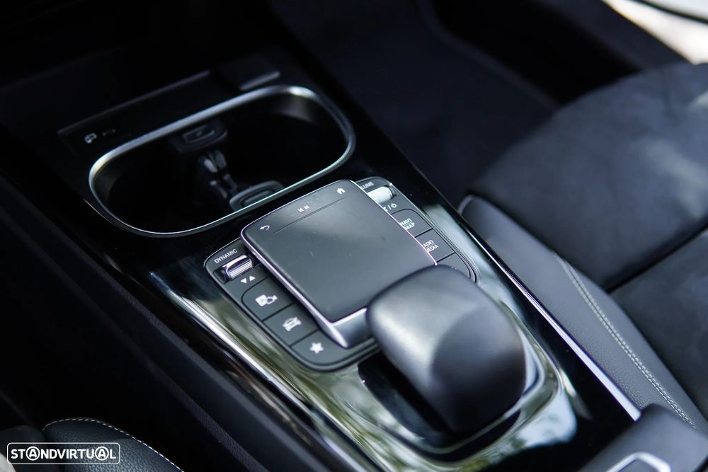 Mercedes-Benz A 250 e 8G-DCT AMG Line - 58
