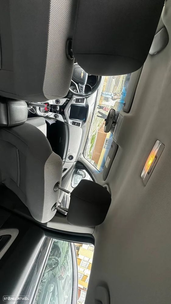 Chevrolet Cruze 1.6 LS - 6