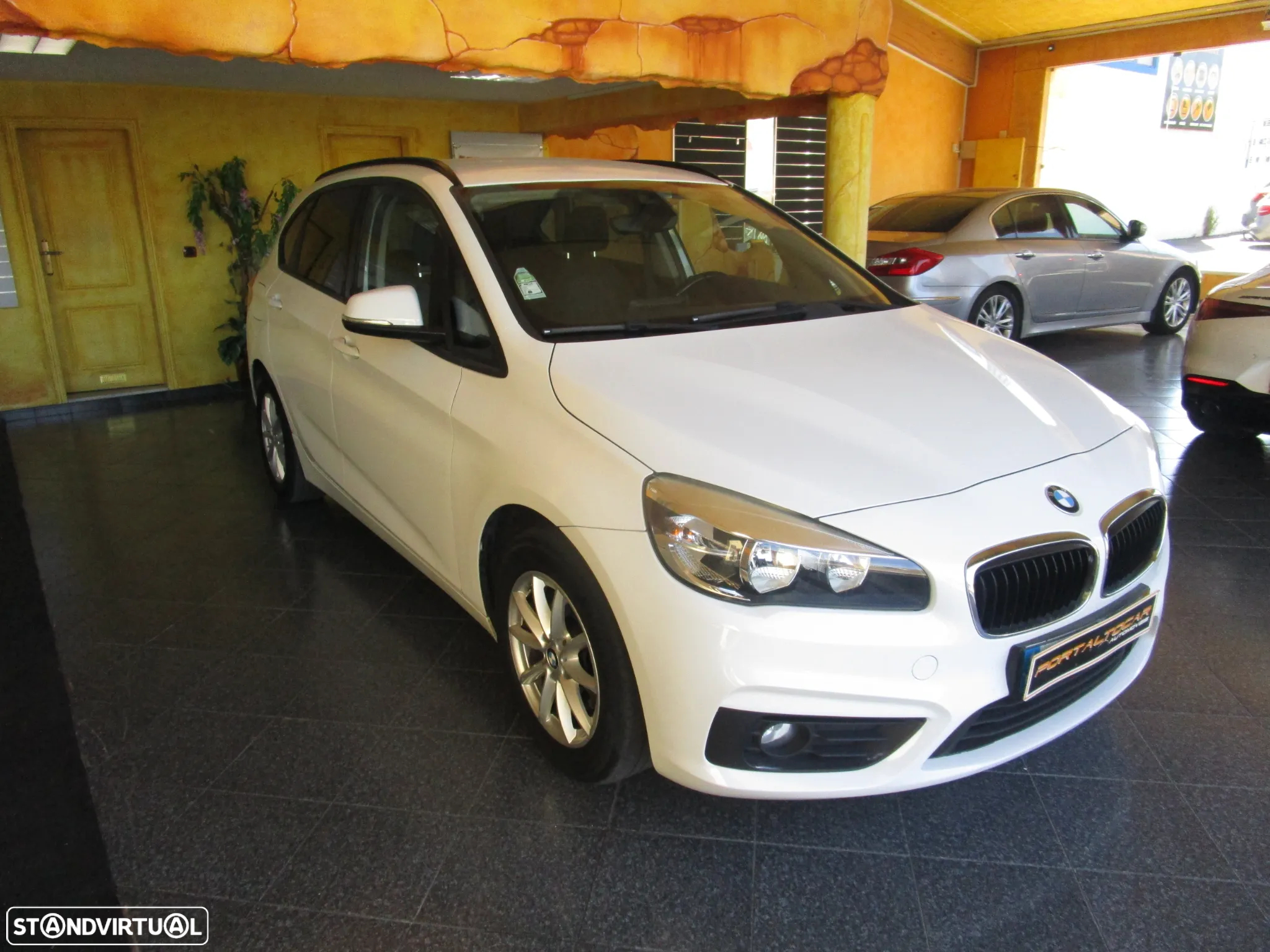 BMW 216 Active Tourer d Line Luxury Auto - 33