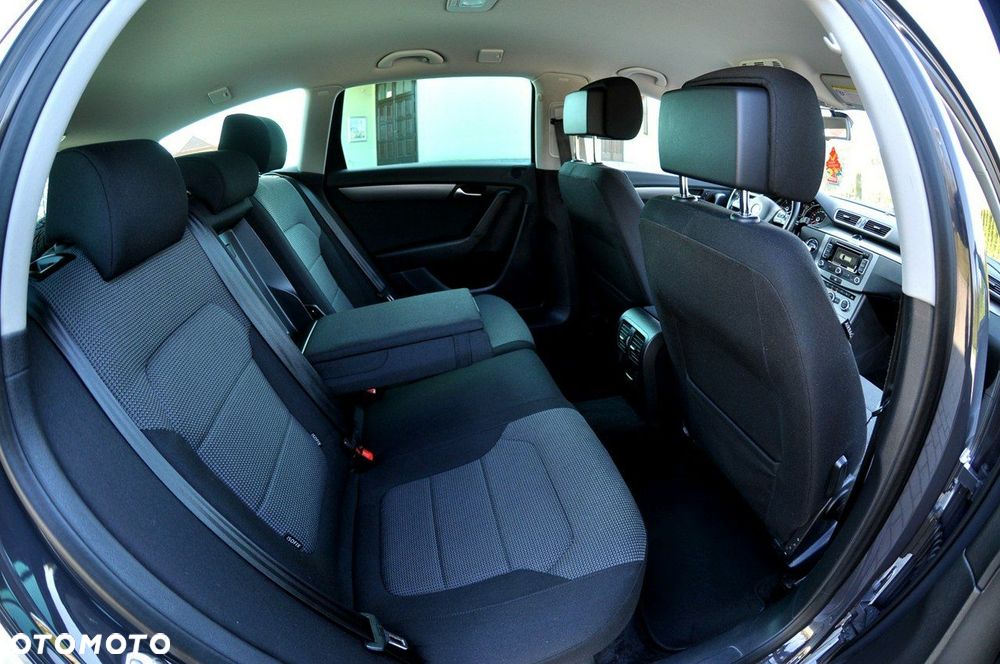 Volkswagen Passat - 9