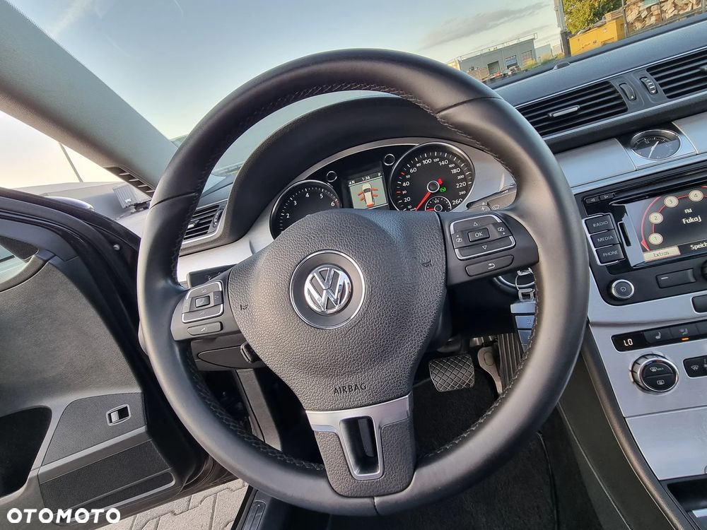 Volkswagen Passat 1.8 TSI Highline DSG - 32