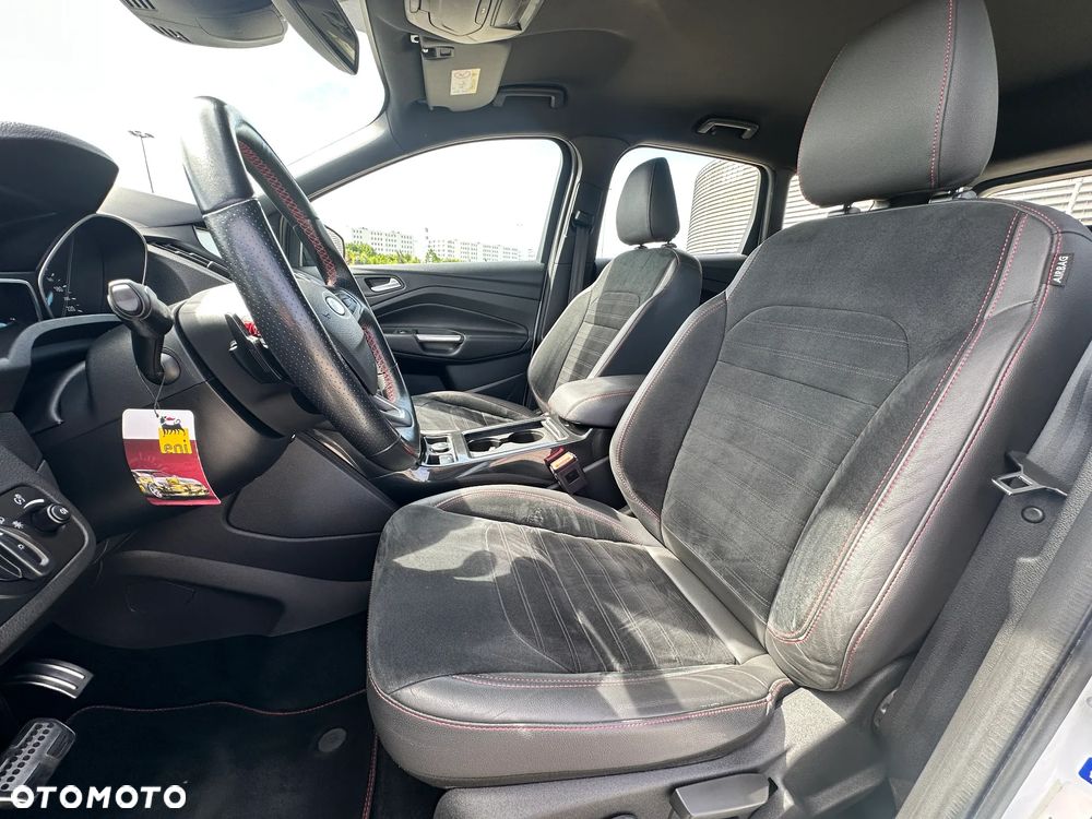 Ford Kuga 2.0 TDCi 4x4 ST-Line - 22