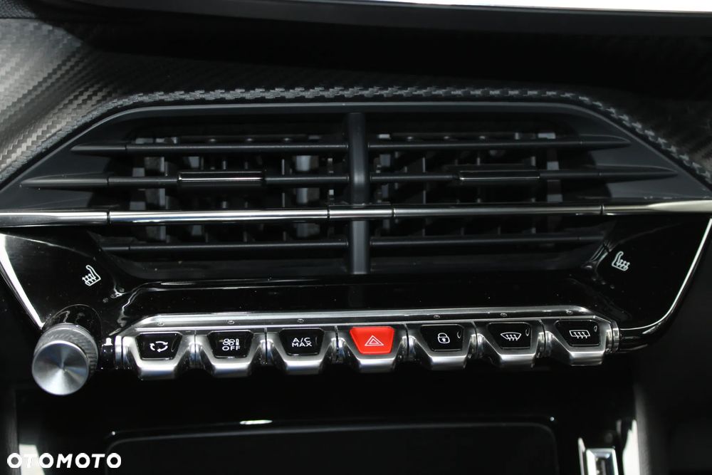 Peugeot 2008 - 11