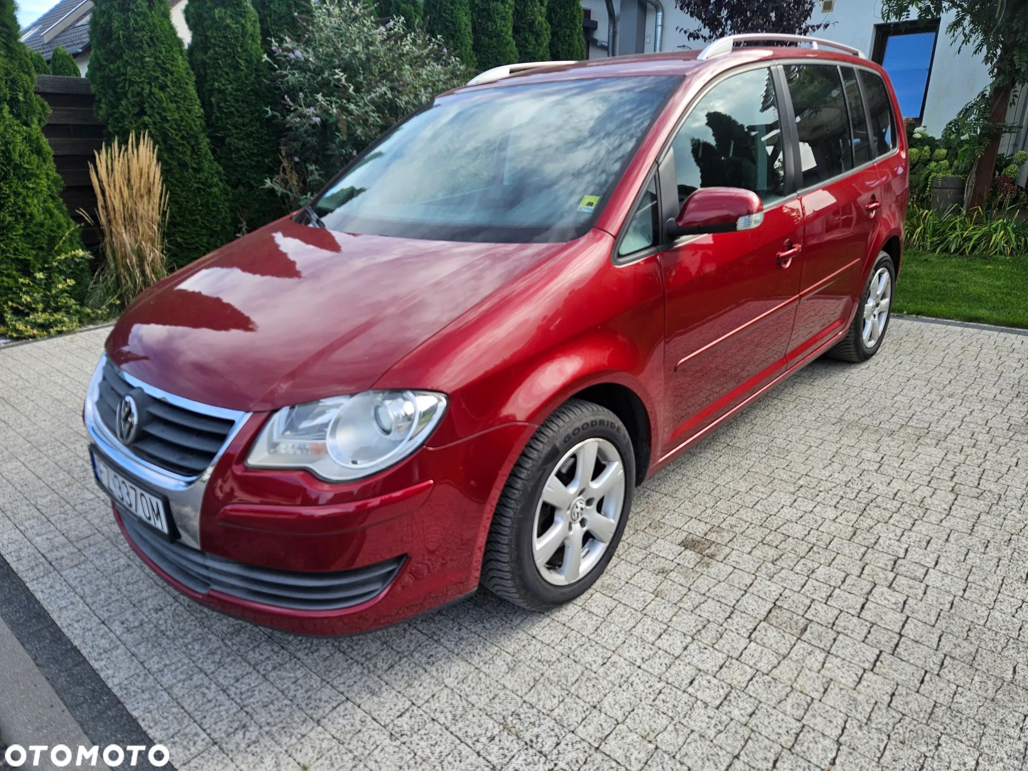 Volkswagen Touran 2.0 TDI DPF BlueMotion Technology Comfortline - 1