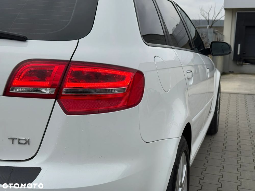 Audi A3 Sportback 1.6 TDI Attraction - 27