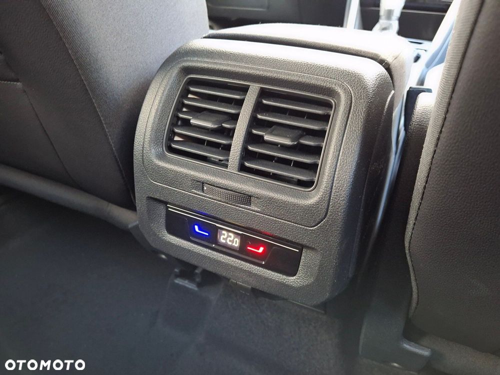 Volkswagen Touran 2.0 TDI BMT Highline DSG - 24