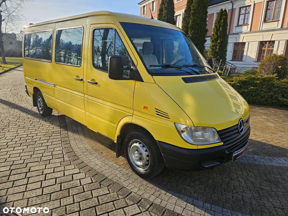Mercedes-Benz Sprinter - 2