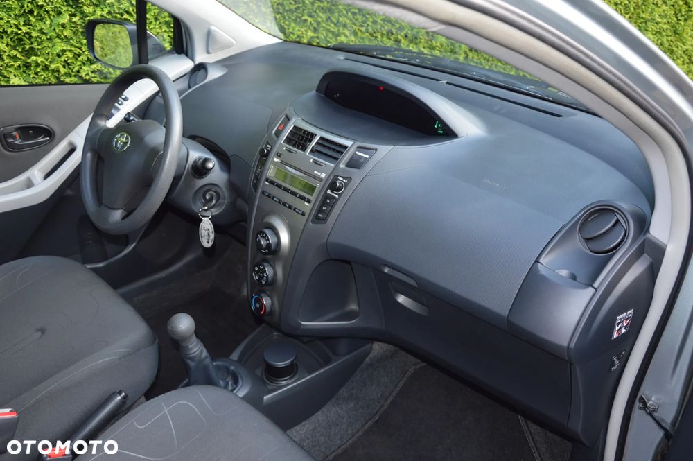 Toyota Yaris - 22