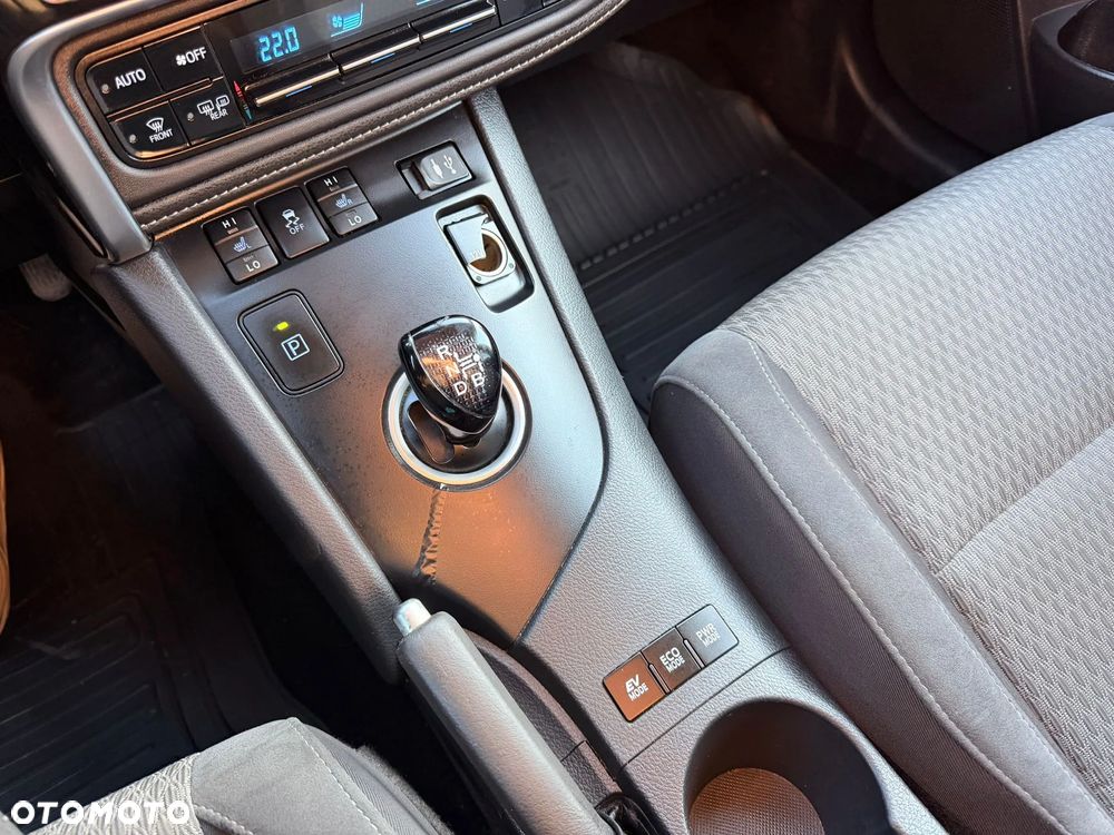 Toyota Auris Hybrid 135 Prestige - 25