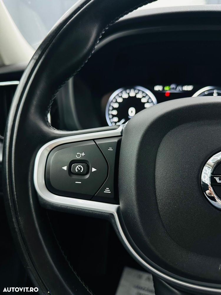 Volvo XC 60 D4 Geartronic Momentum Pro - 31