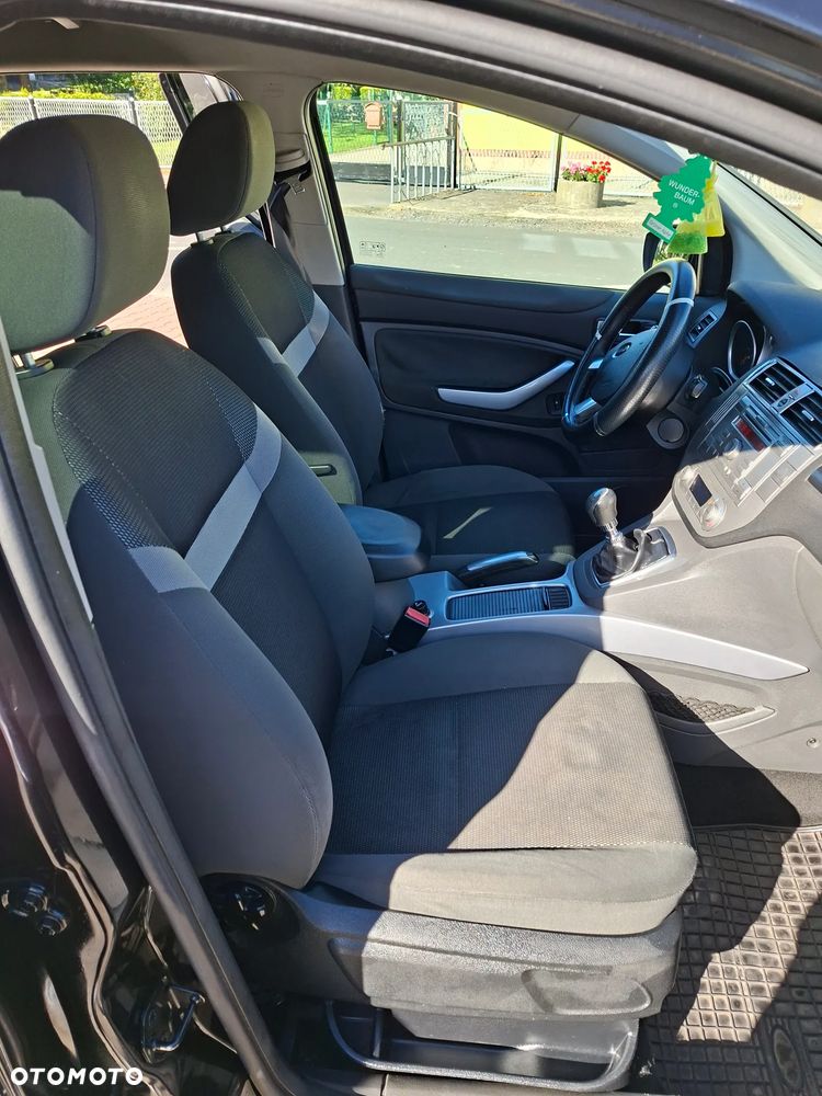 Ford Kuga - 19