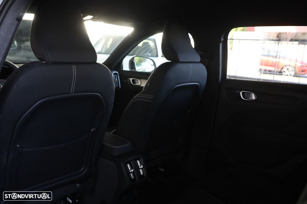 Volvo XC 40 2.0 B3 Plus Dark - 11