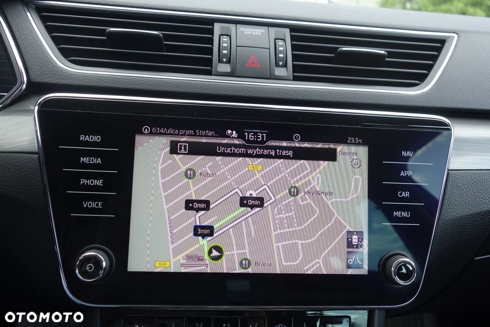 Skoda Superb 2.0 TDI SCR 4x4 Style DSG - 24