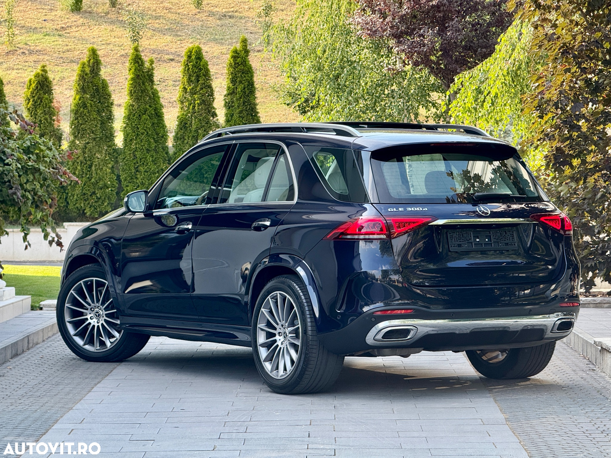 Mercedes-Benz GLE 300 d 4Matic 9G-TRONIC AMG Line - 4