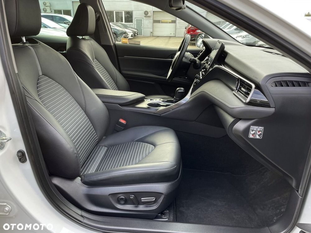 Toyota Camry 2.5 Hybrid Prestige CVT - 8