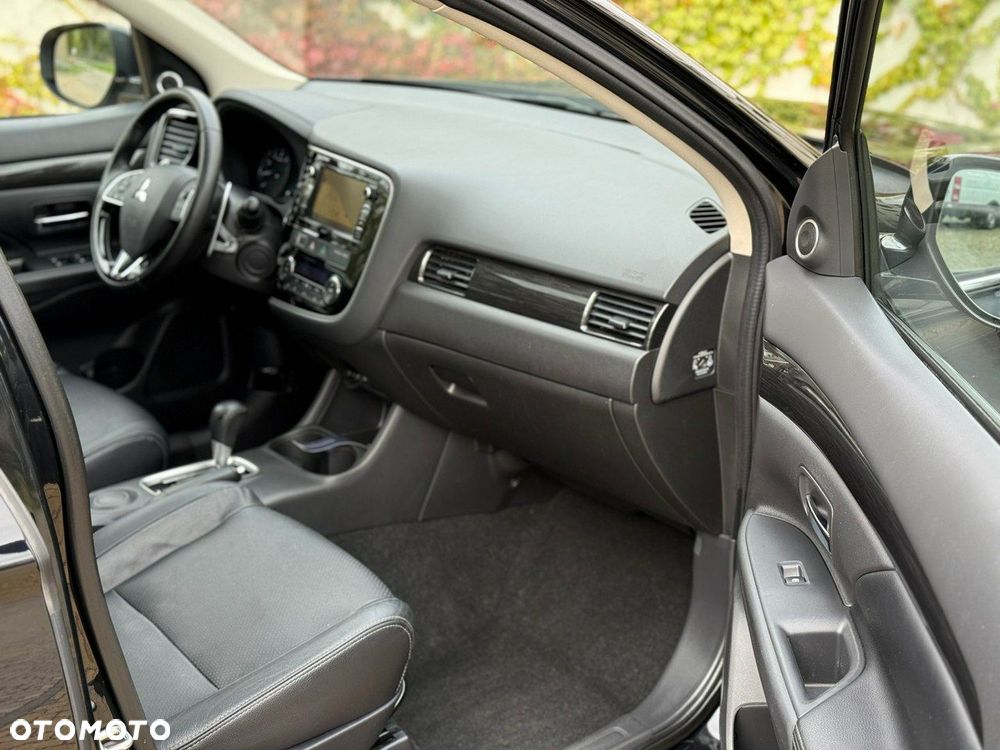 Mitsubishi Outlander - 8