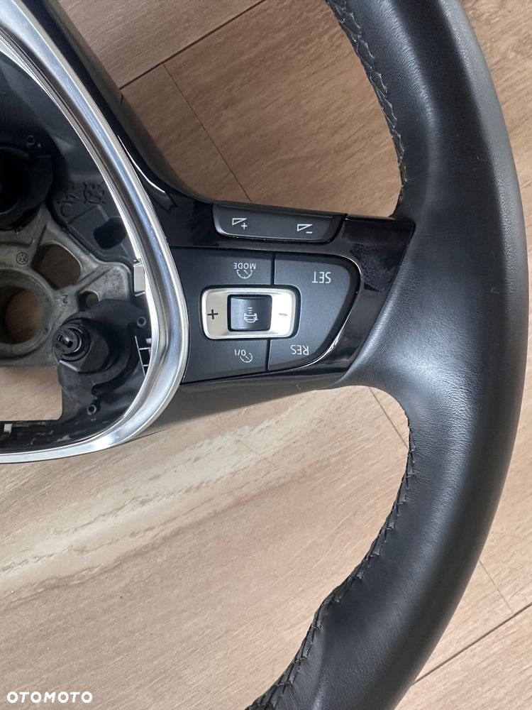 Kierownica multifunkcyjna skóra VW Tiguan II 5N - 2