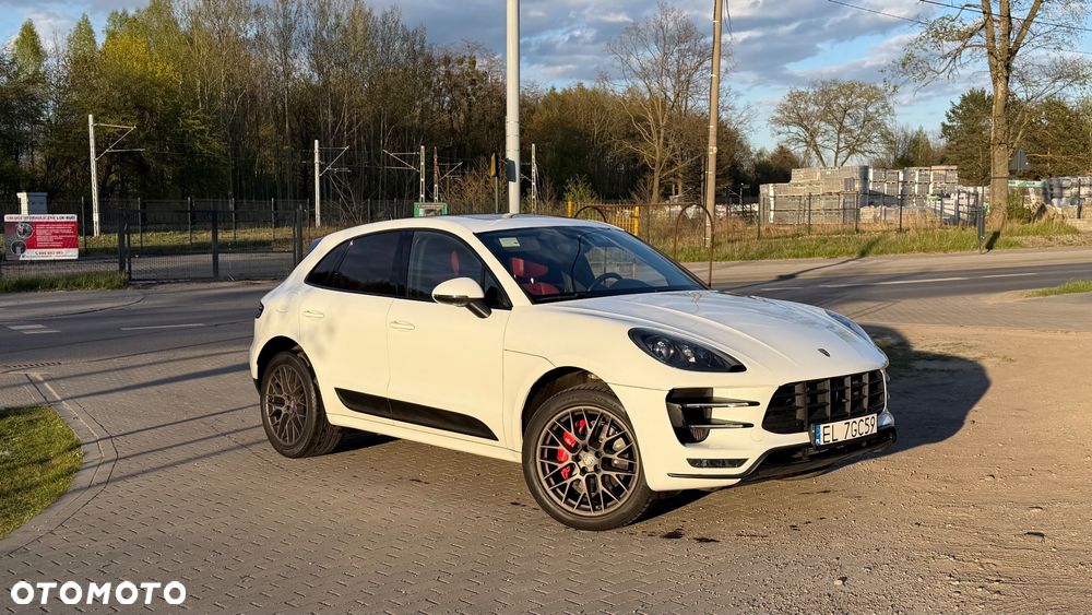 Porsche Macan Turbo Performance - 1
