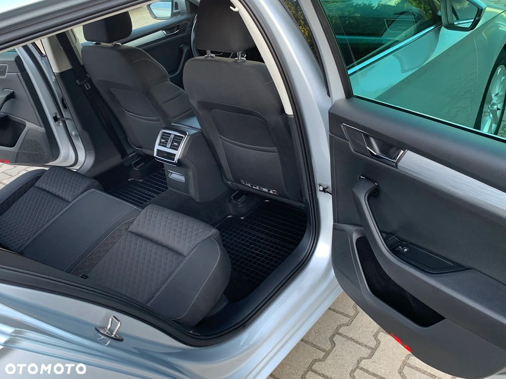 Skoda Superb 2.0 TDI SCR Ambition DSG - 18