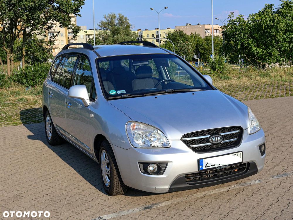 Kia Carens - 3