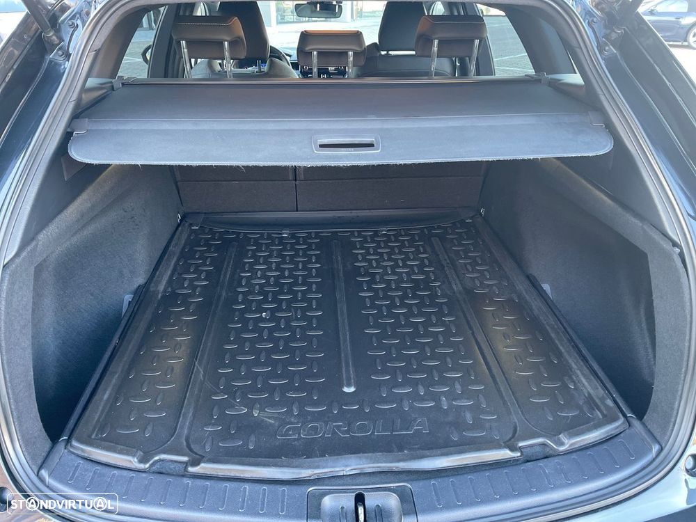 Toyota Corolla Touring Sports 1.8 Hybrid Comfort+P.Sport - 10