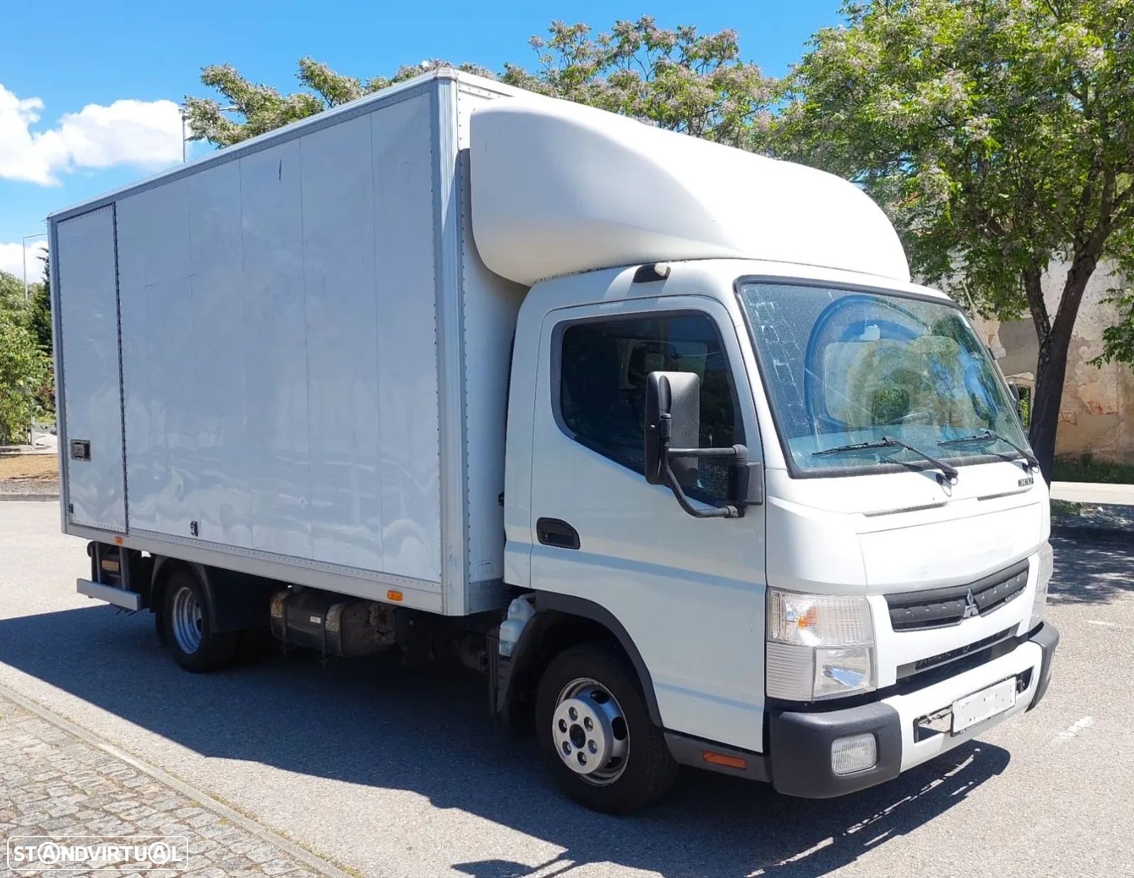 Mitsubishi Fuso Canter - 1