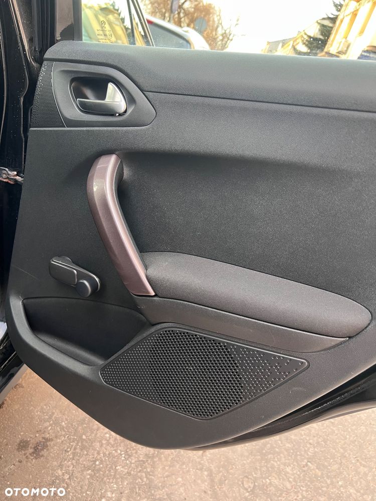 Peugeot 2008 82 VTI Acess - 31