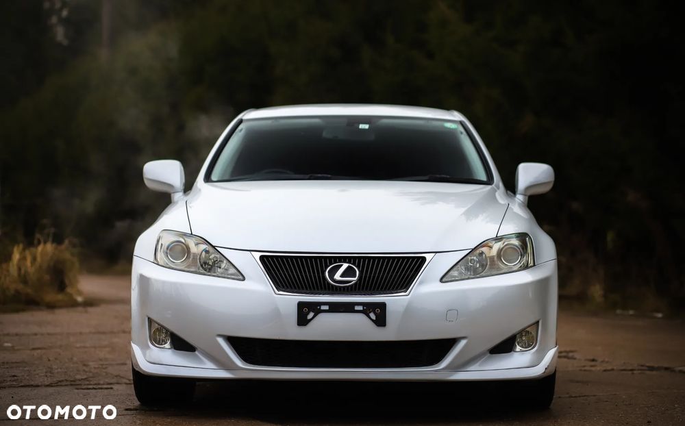 Lexus IS - 22