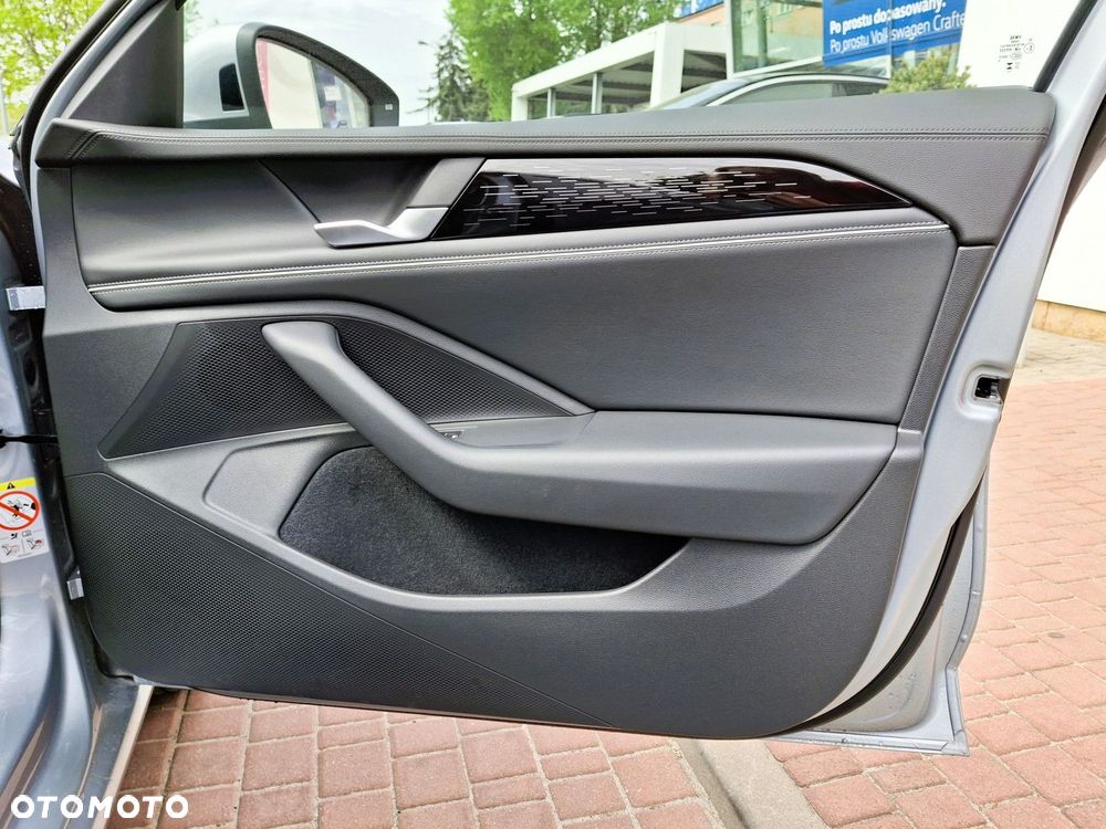 Volkswagen Passat - 15