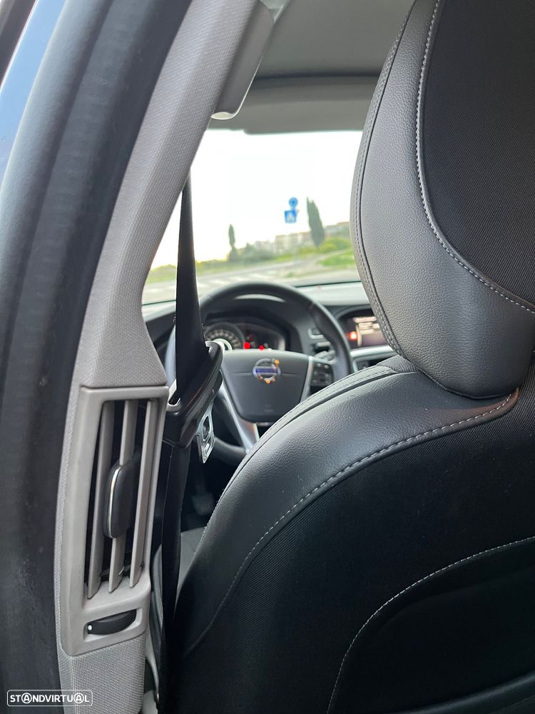 Volvo V60 2.0 D3 Momentum - 11