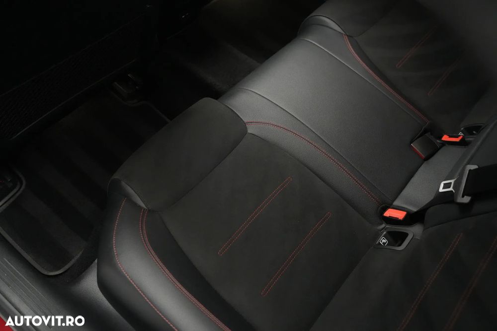 Mercedes-Benz CLA 200 7G-DCT AMG Line - 19