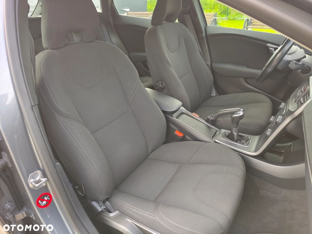 Volvo V40 D2 - 22