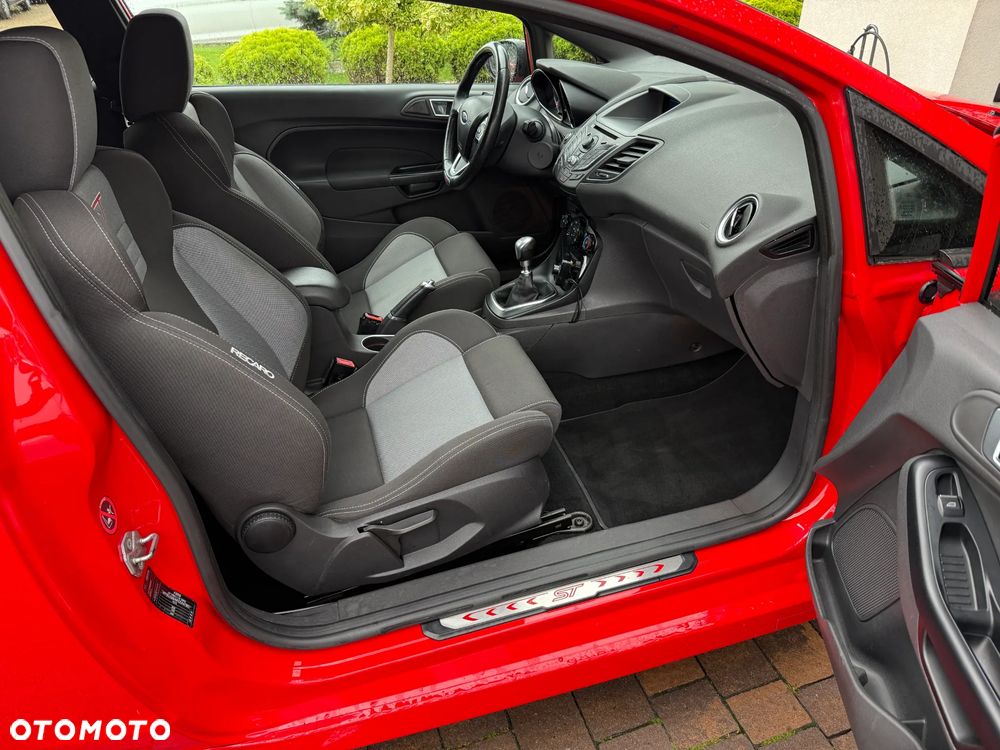 Ford Fiesta 1.6 EcoBoost ST - 19