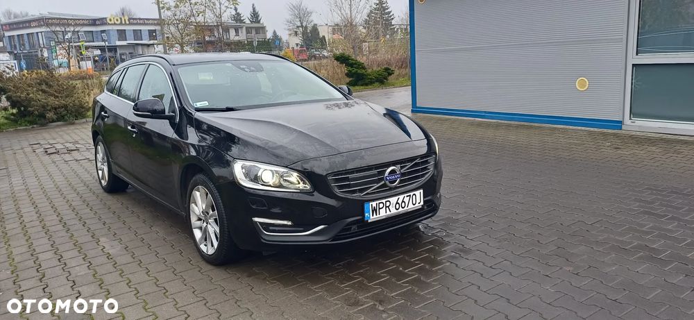 Volvo V60 D4 Summum - 38
