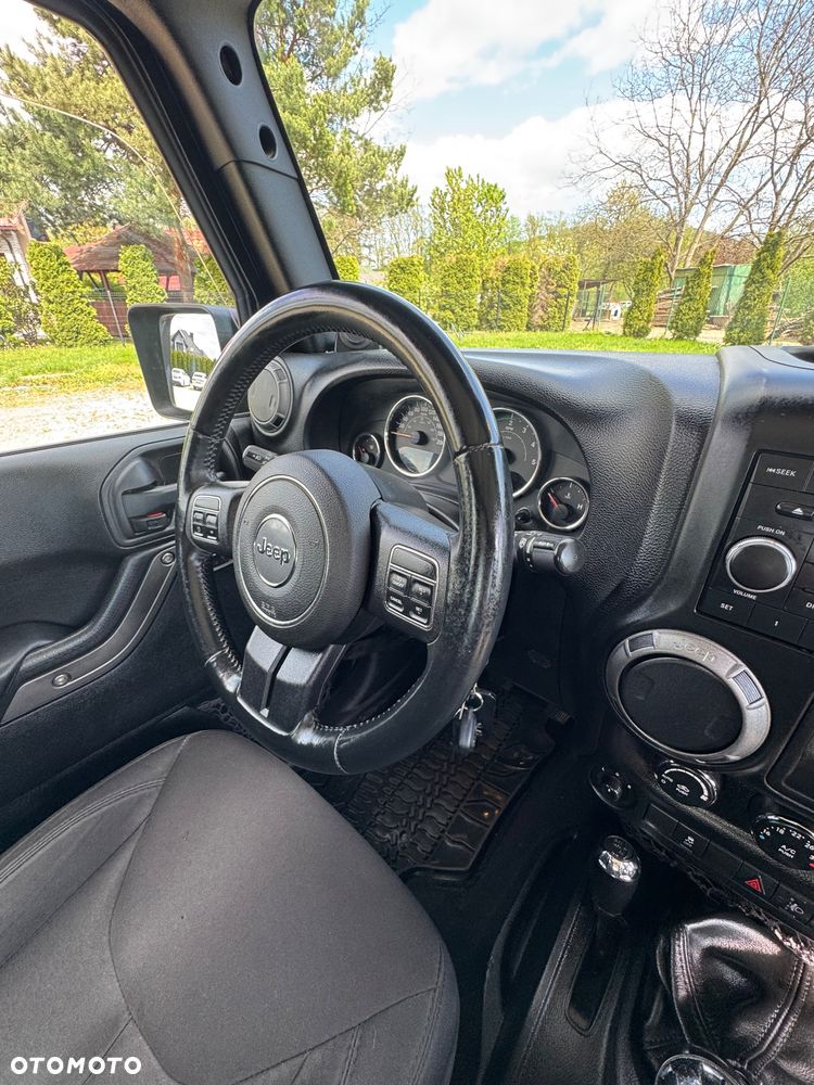 Jeep Wrangler - 16