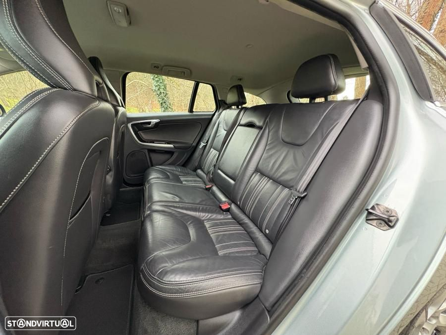 Volvo V60 2.4 D6 Summum AWD Phev - 25