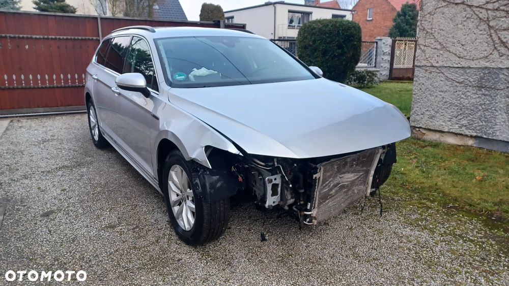 Volkswagen Passat - 4