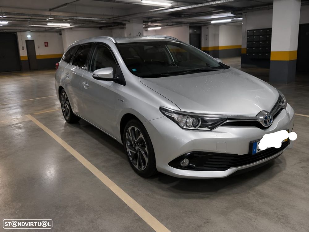 Toyota Auris Touring Sports 1.8 HSD Comfort+P.Sport - 2