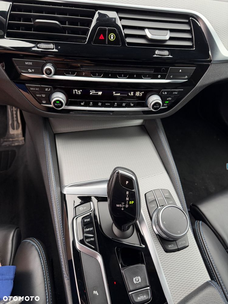 BMW Seria 5 520d xDrive - 21