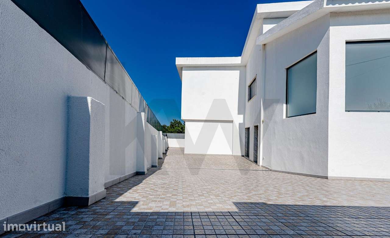 Moradia T5 isolada para Venda 200 m2 em 2 pisos Lote de 650 m2 renovad - Grande imagem: 2/60