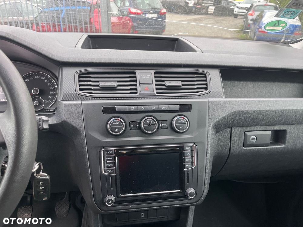 Volkswagen Caddy - 10