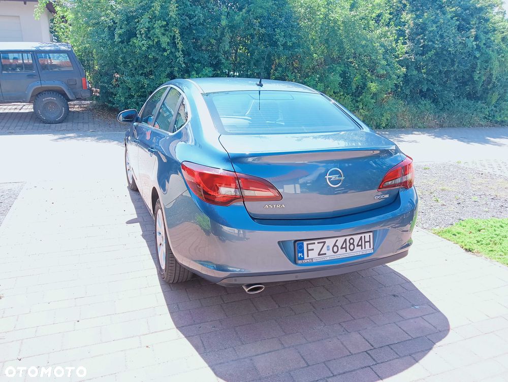 Opel Astra - 4