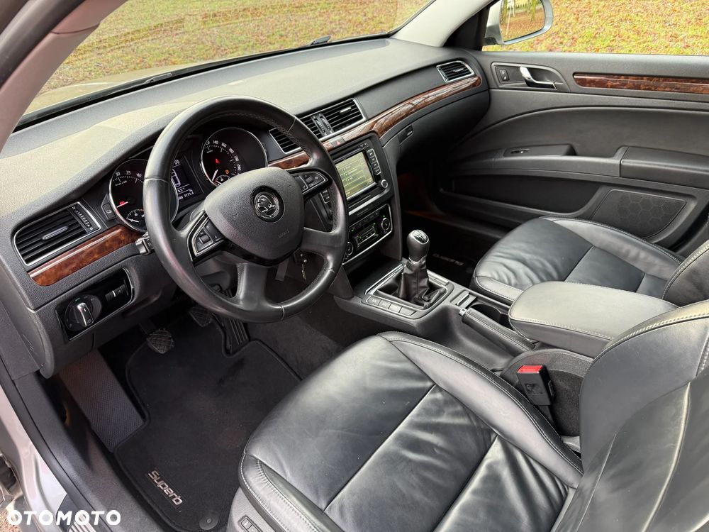 Skoda Superb 2.0 TDI Exclusive - 13
