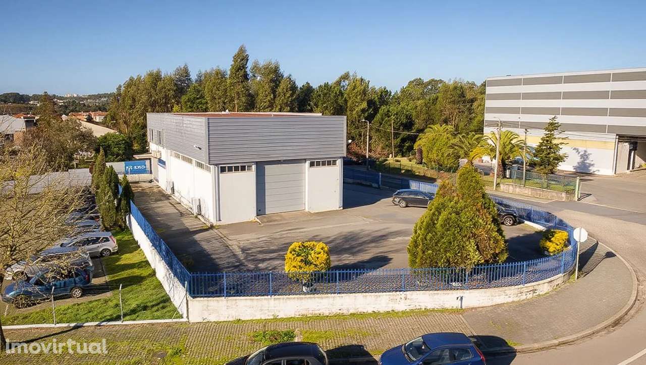 Armazém / Edifício Industrial com 1.800 m² | Avintes – Frente à N222 - Grande imagem: 2/25