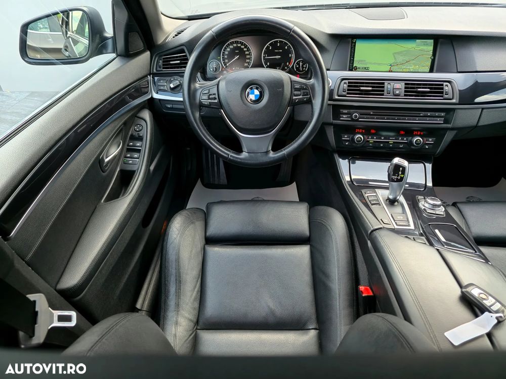 BMW Seria 5 525d Touring Aut. Luxury Line - 7